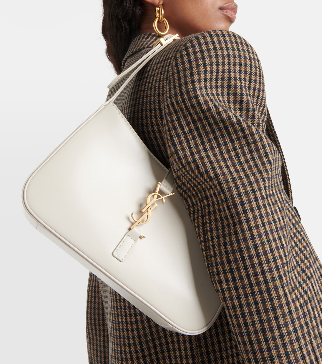 Le 5 à 7 leather shoulder bag in white - Saint Laurent | Mytheresa