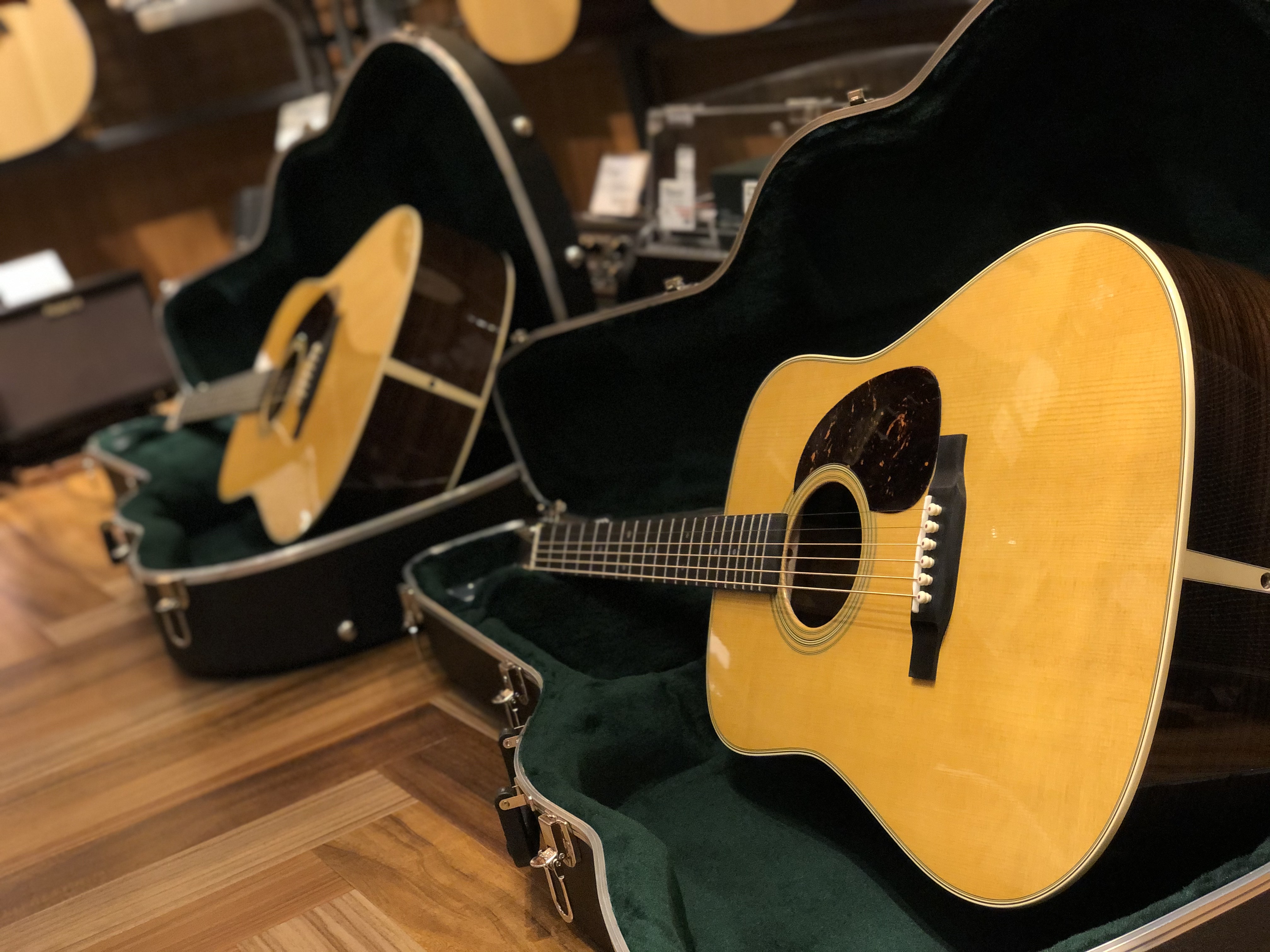 Martinの定番アコースティックギター「D-28」3本から選定して頂けます