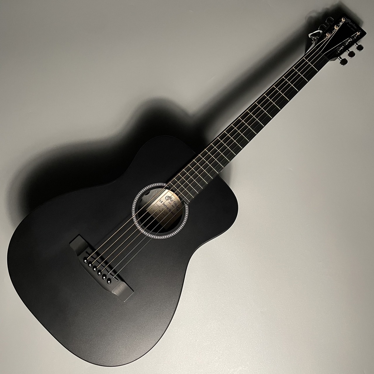 限定モデル】Martinの黒いギターが2本入荷しました｜島村楽器