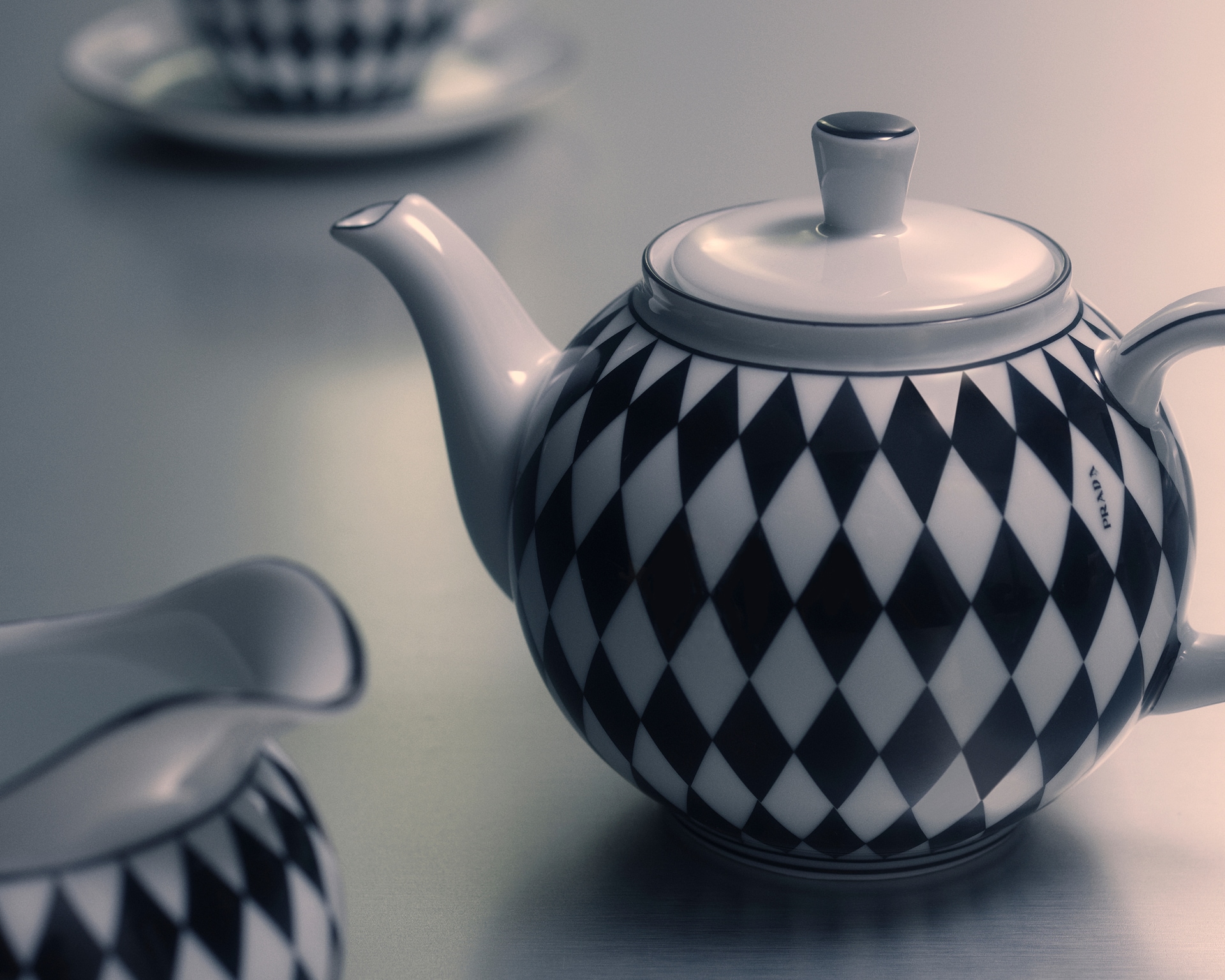 White/pale Pink Porcelain scented candle - Lipstick Style | PRADA