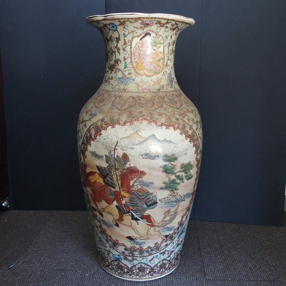 飾壺 薩摩焼 特大 金襴手 武士図 花鳥図 】お売りいただきました。骨董