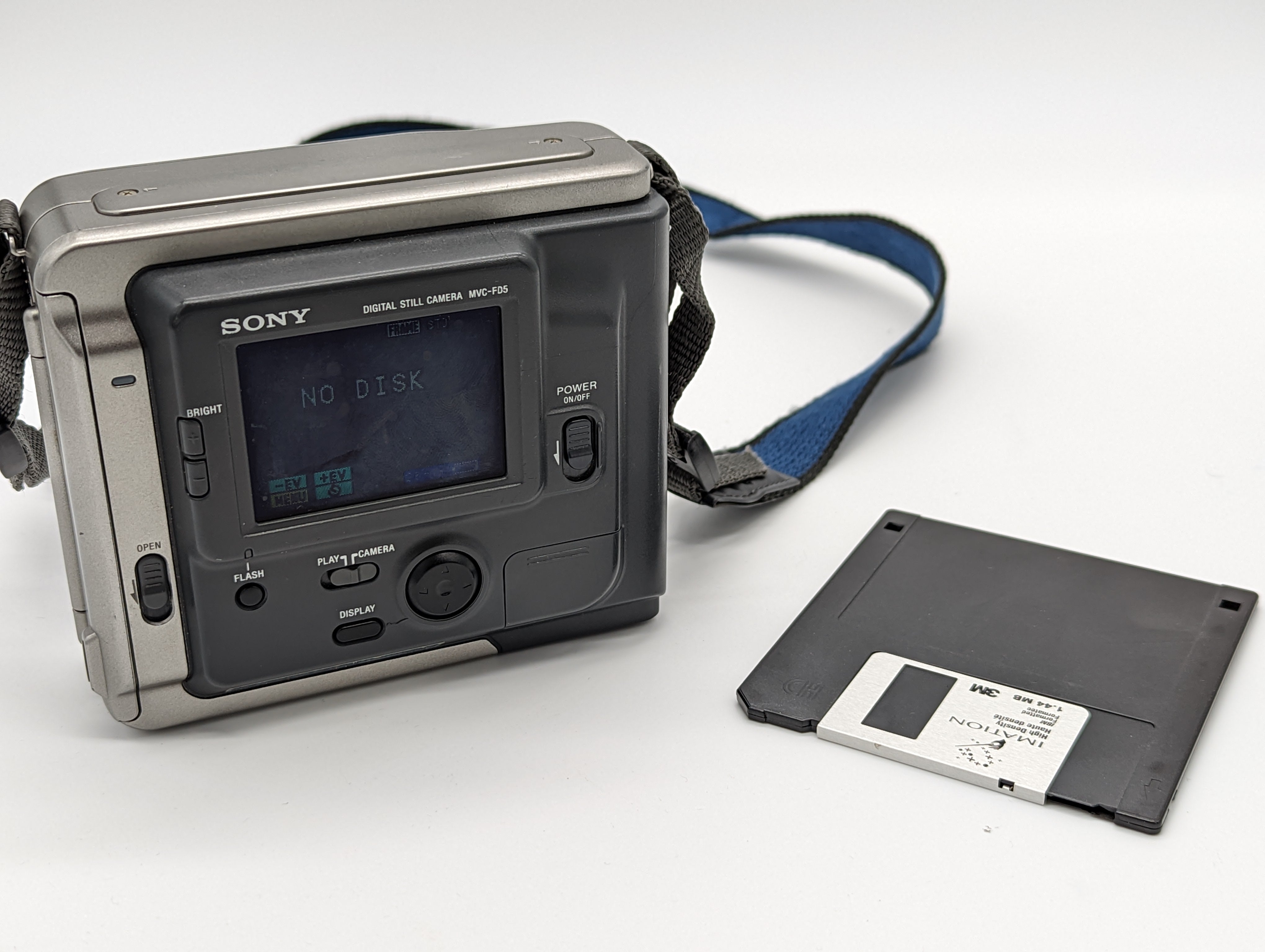 Sony Mavica Digital Camera Line (1997-1998) – Westport Tech Museum