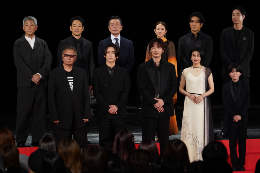 綾野剛「亀梨和也ここにあり」“嵐”を撮影現場に呼んだ？ | TOKYO HEADLINE