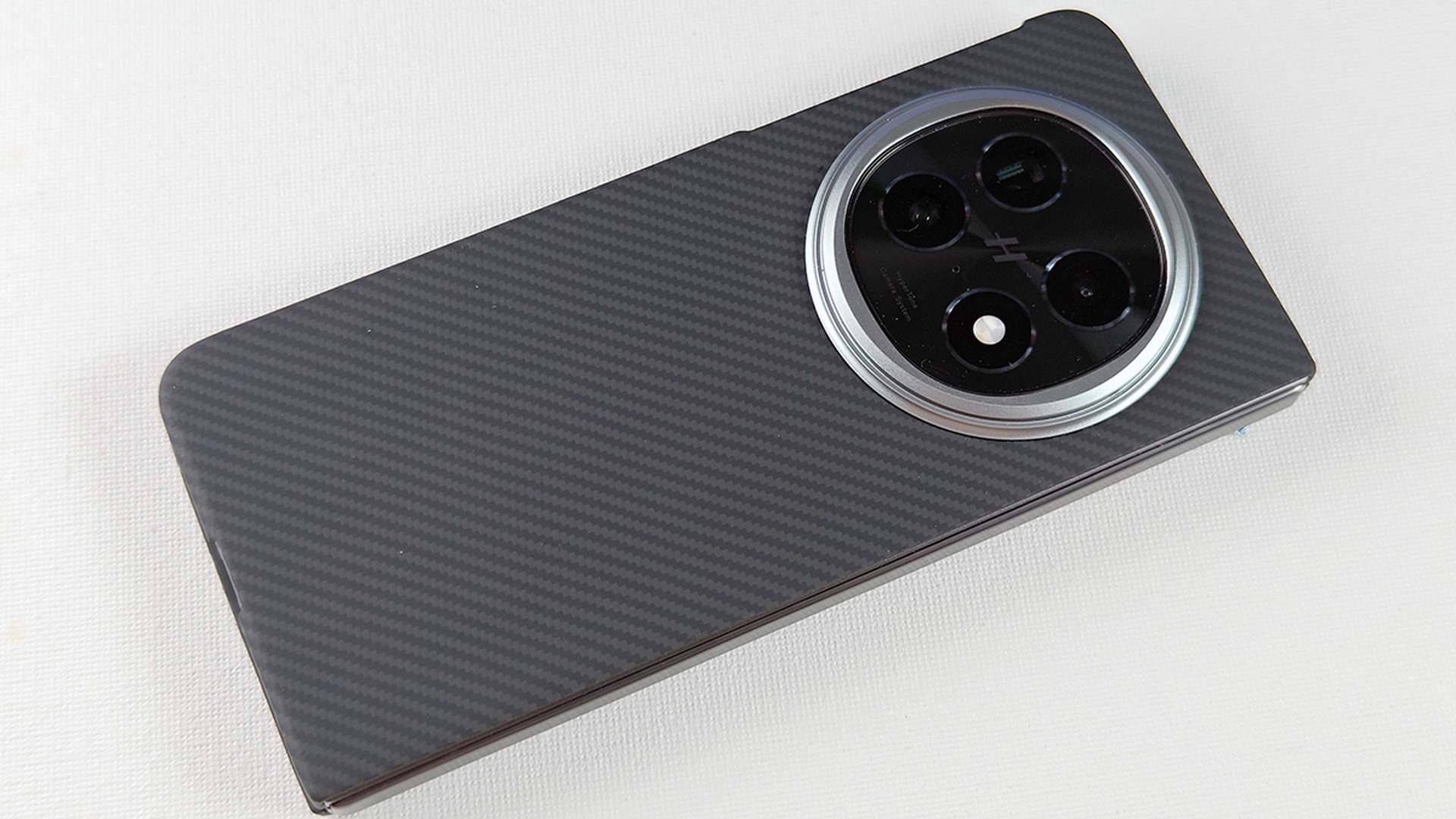 世界最薄折りたたみ「OPPO Find N5」の付属ケースがイマイチ不安だった