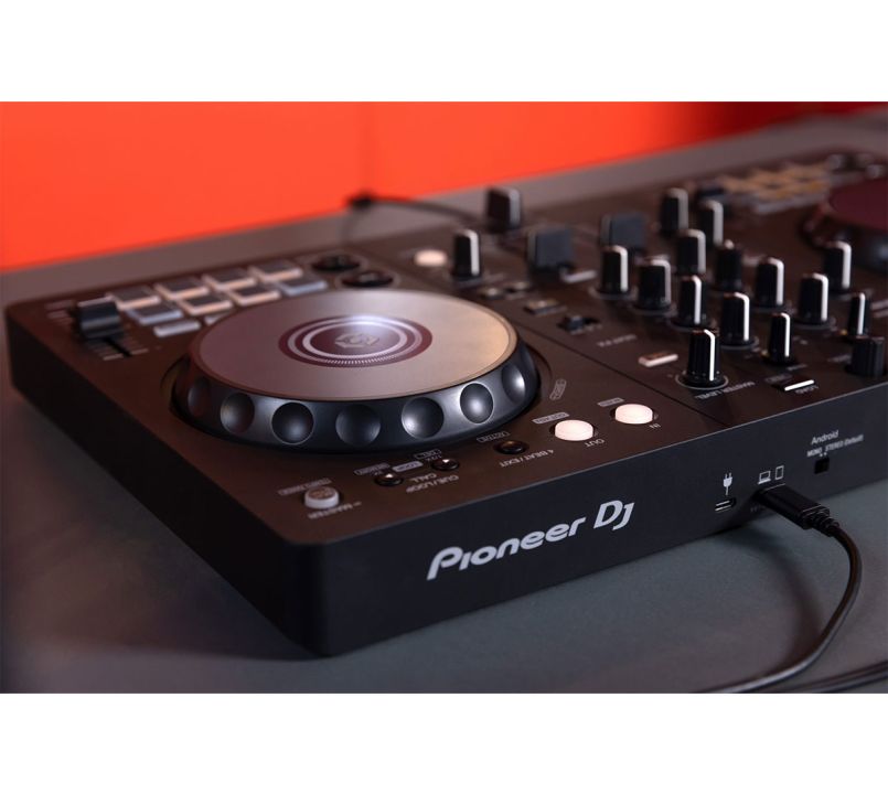 Pioneer DJ DDJ-FLX4, HDJ-X5 Headphones and VM-50 Speakers Complete