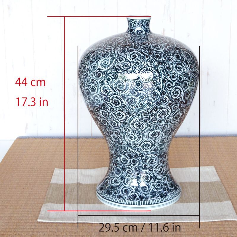 有田焼やきもの市場 | 有田焼 大作 「染付蛸唐草 大花瓶」 真右エ門窯