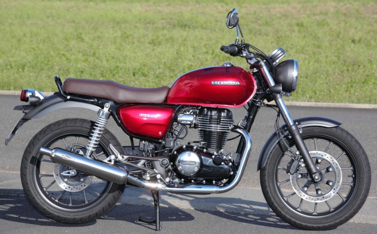 GB350にスリップオンマフラー装着で一段上質なトルク特性を獲得