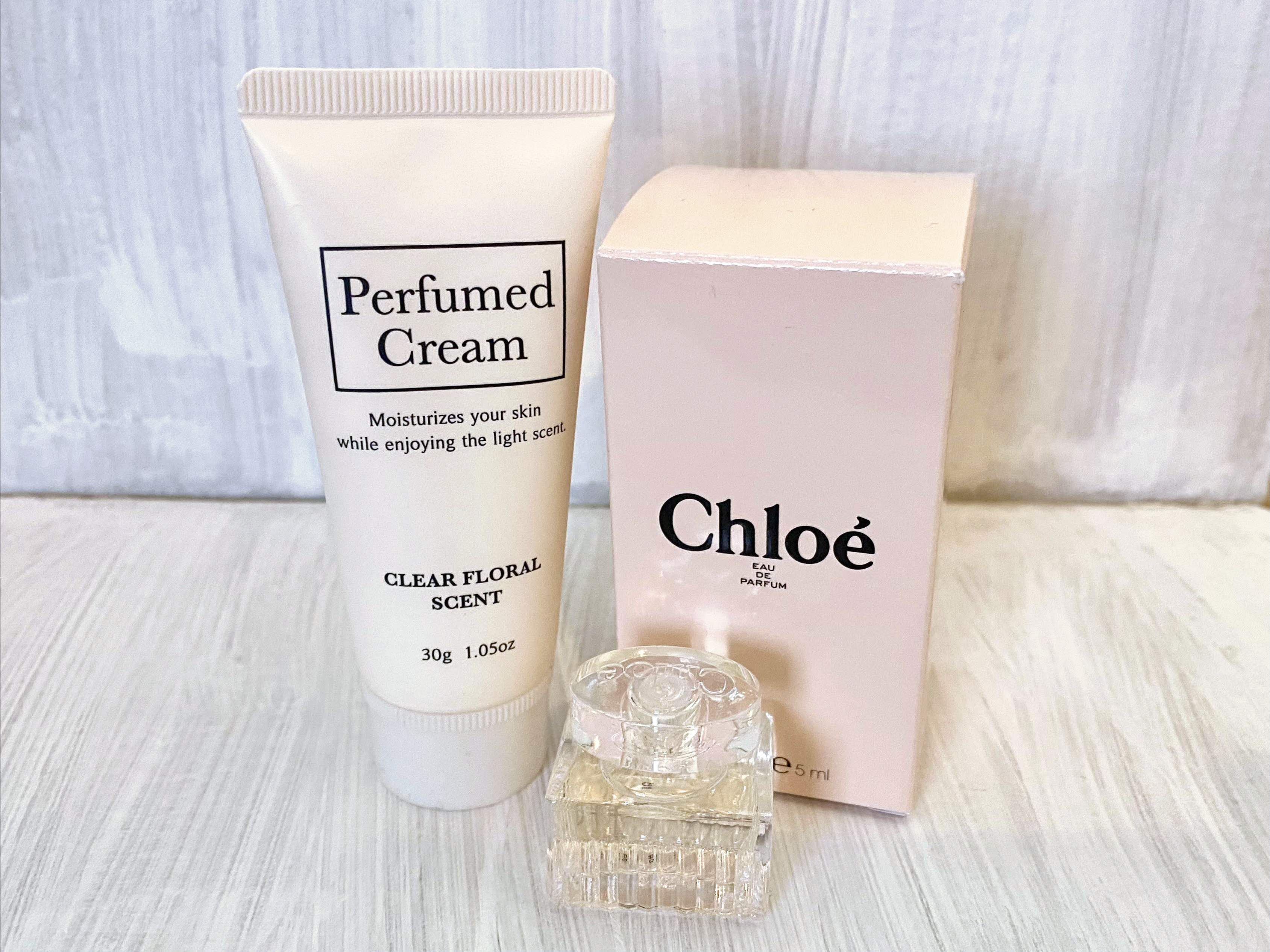 100均コスメ】“クロエ似”と噂のダイソー「香水クリーム」をガチ検証