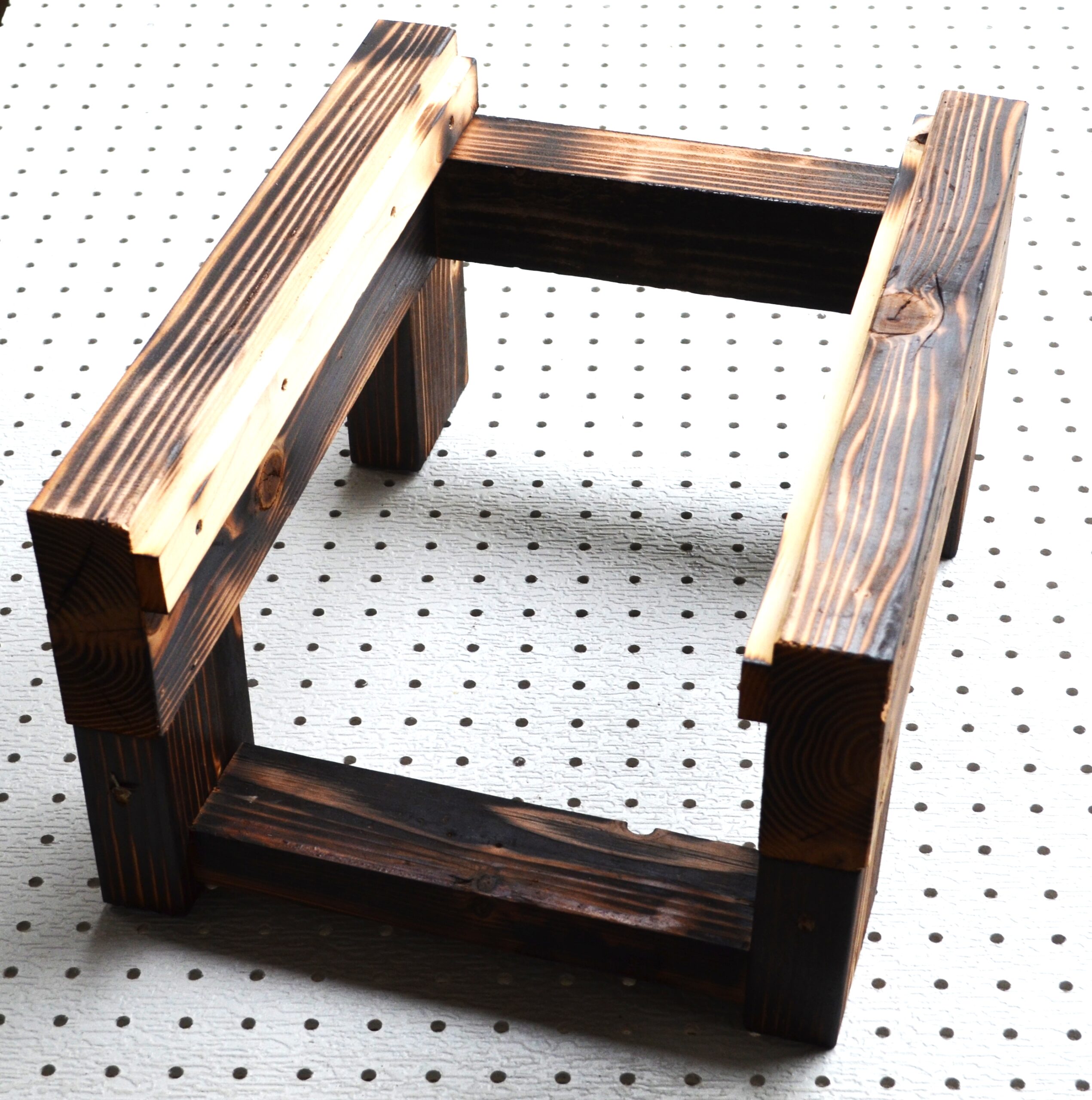 足付き巣箱台+底板2タイプ（巣箱の内検を容易にした巣箱台で、足は