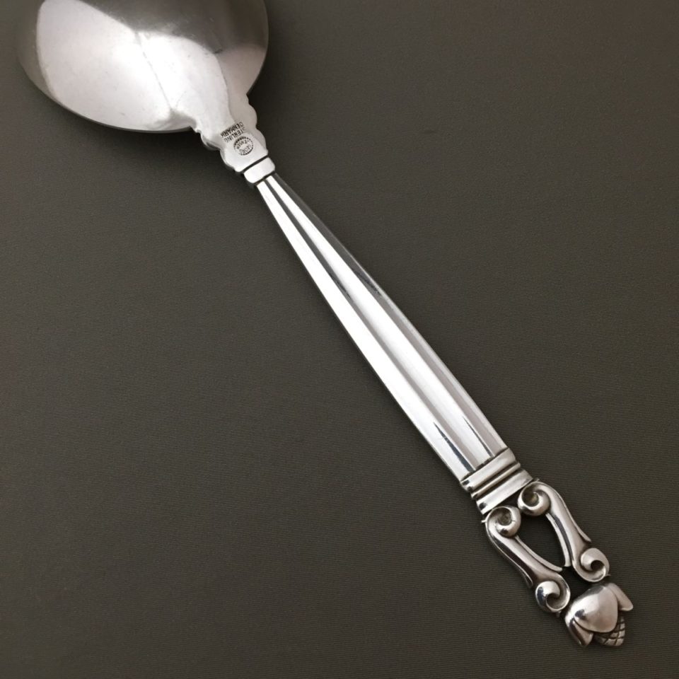 ジョージ・ジェンセン「“Acorn” サービングスプーン（大）長さ20.2cm