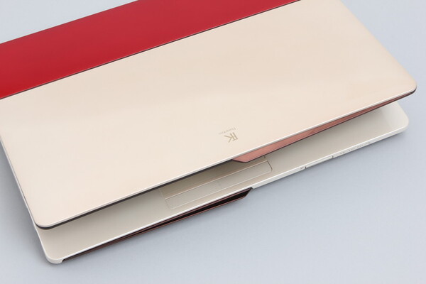 ASCII.jp：大人カワイイPC「Floral Kiss」は実際のところ女子にウケる