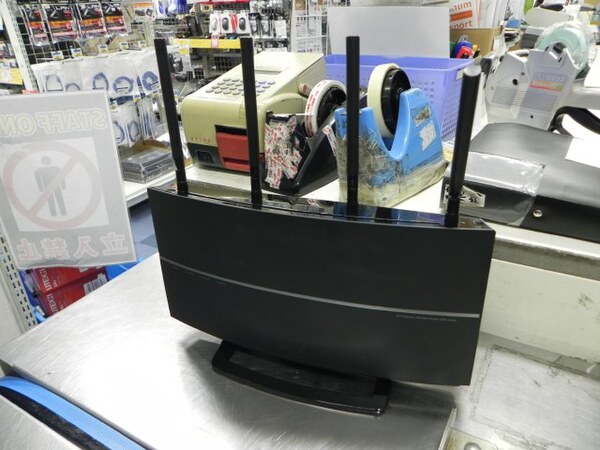 ASCII.jp：大型可動アンテナを4本搭載した11ac対応無線ルーター