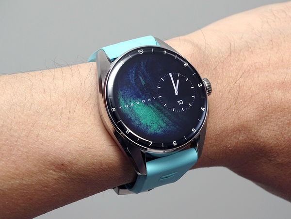 ASCII.jp：優美なタグ・ホイヤーらしい新スマートウォッチ