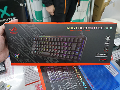 ASUS ROGのラピトリ対応キーボード「ROG Falchion Ace HFX」に日本語