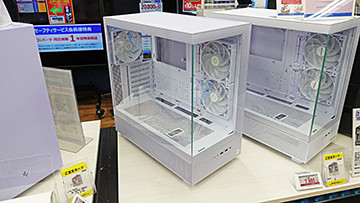 白色ヒートシンクを備えたドスパラセレクトのPCIe 4.0 x4 SSD、2TB