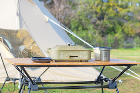 BRUNO、家でもアウトドア気分の小さめホットプレート。DODコラボ