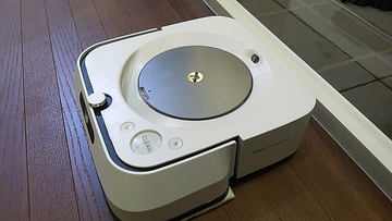 黒い「ブラーバ ジェット m6」限定モデル。ルンバ s9に合うマット