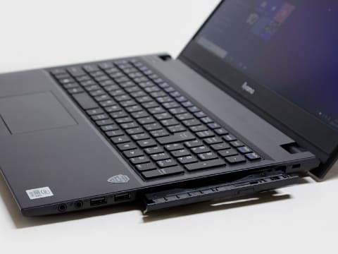 西川和久の不定期コラム】SSD/HDD/DVDドライブを備えた約9万円の15.6型