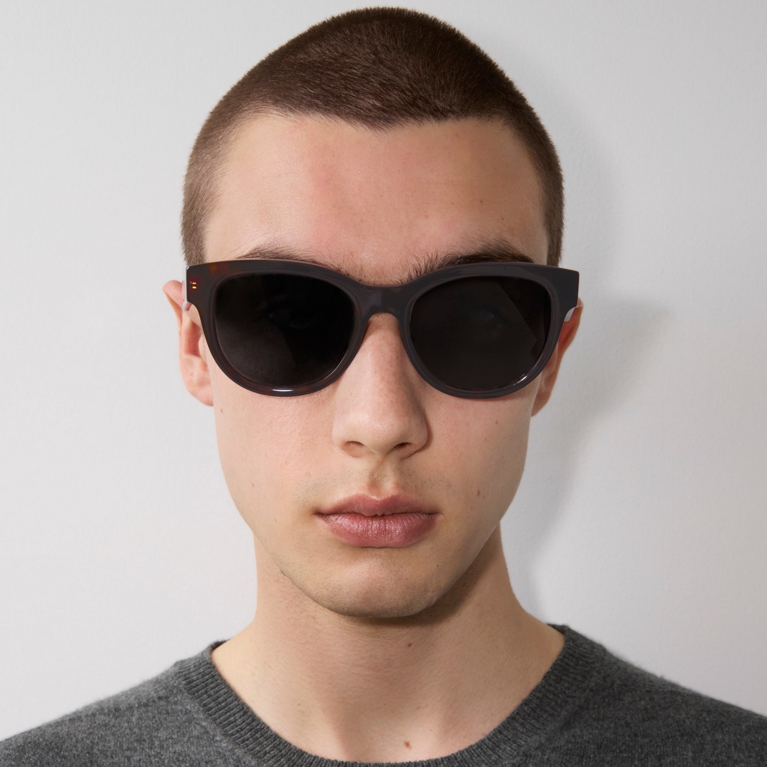 ラウンド サングラス (ダークハバナ) | Burberry®公式サイト