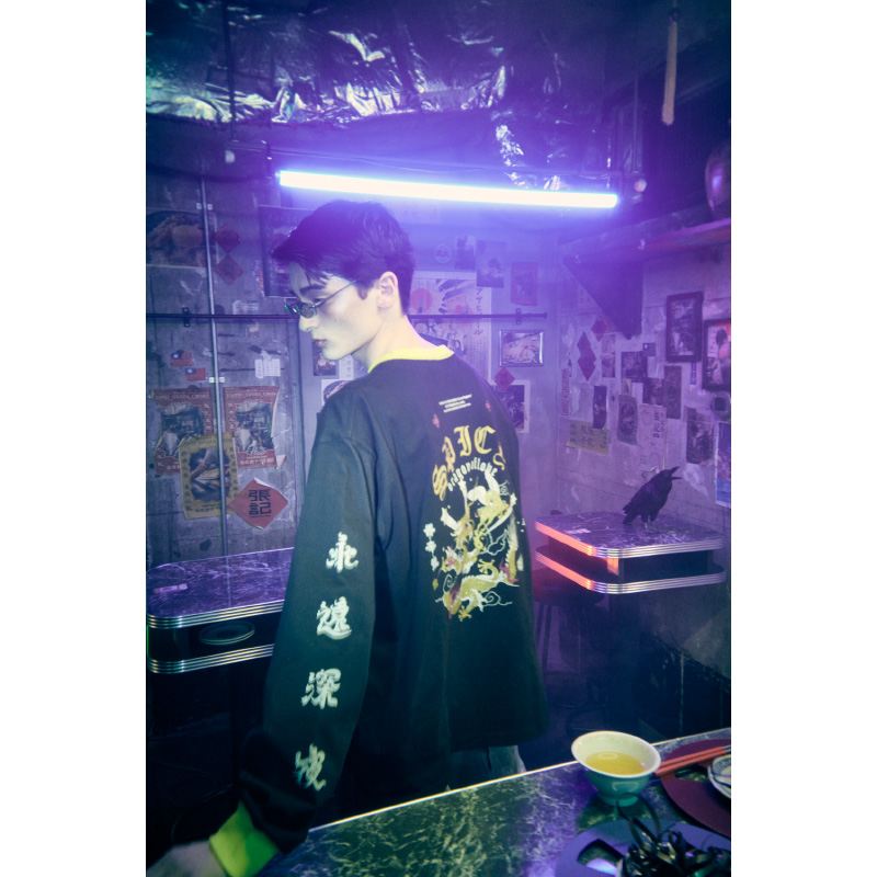 香辛龍 LongTee (Glitter Black) - ZUTOMAYO MART