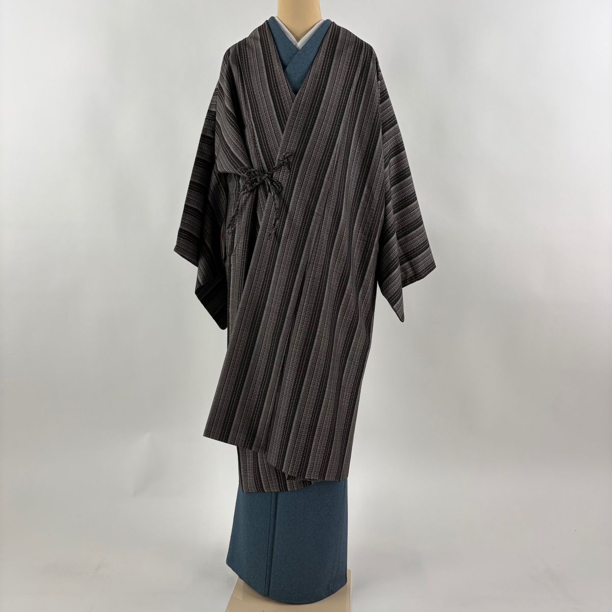 美品】 道中着 身丈115cm 裄丈67.5cm L 和装コート 紬地 縦縞 幾何学