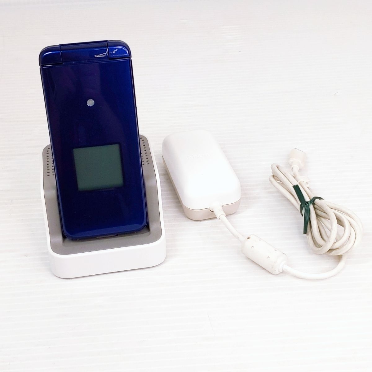 中古品】au かんたんケータイ ライト KYF43 ロイヤルブルー ○YR-53713