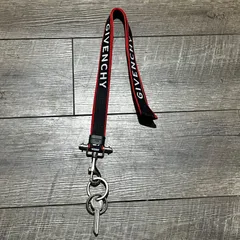 2026年最新】ジバンシー ネックストラップの人気アイテム - メルカリ