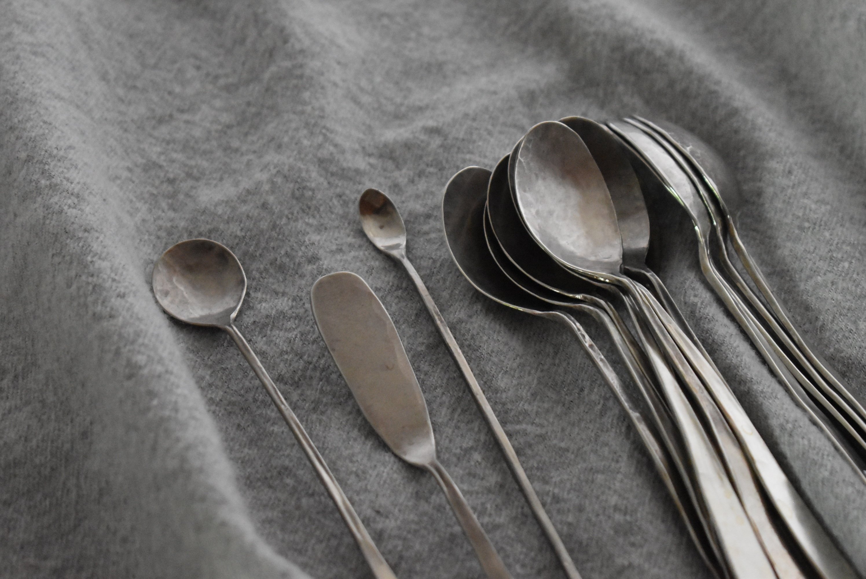 11月11日-11月24日 | 川地あや香 金工展｜恵文社 | 本にまつわる