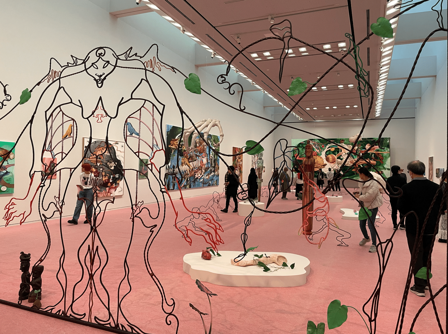 東京オペラシティ「今津景 タナ・アイル」、寄り道でカフェ「本の