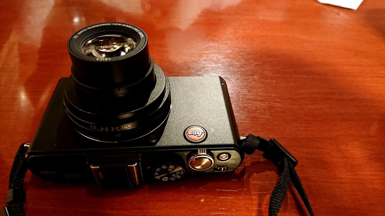 hello 2万円からはじめるライカ。雨のコンデジ散歩。」｜NON