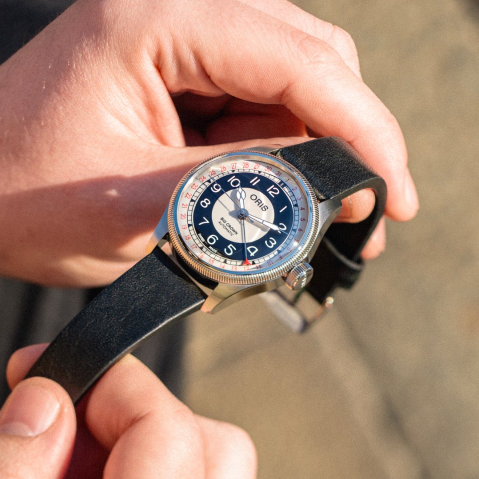 オリス新作「ビッグクラウンポインターデイト ブルズアイ」～オリスの