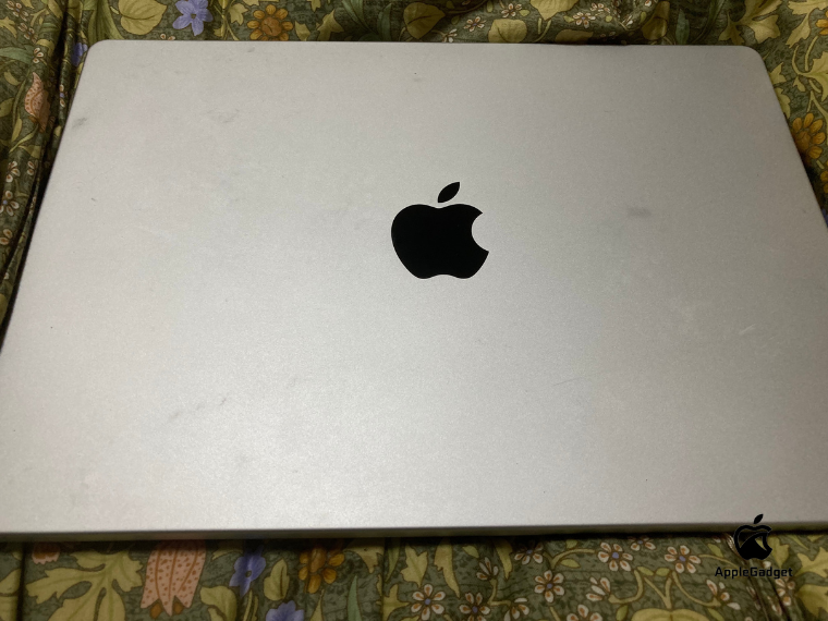 MacBookのスペースグレイはダサい？理由やシルバー、ミッドナイトとの