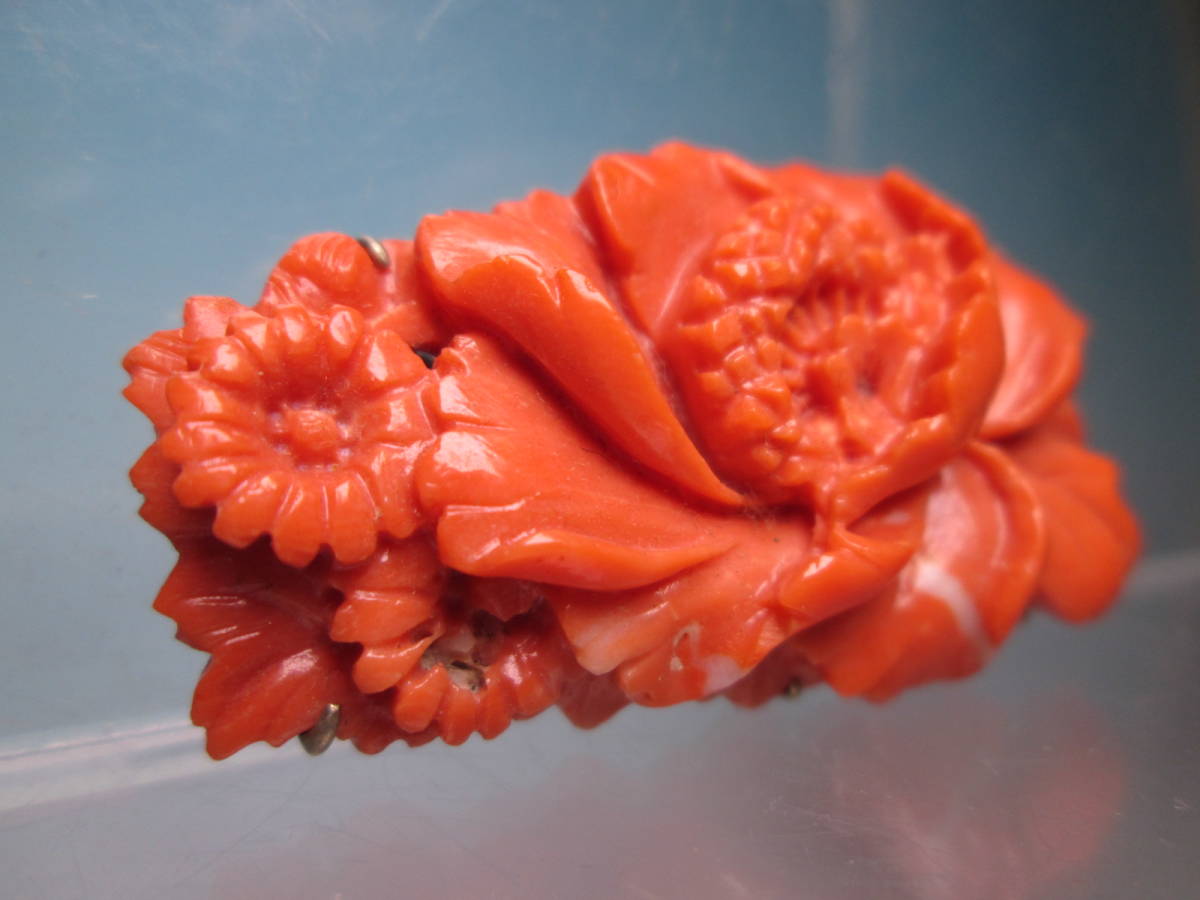 アンティーク 赤サンゴ 本珊瑚 牡丹の花の彫刻 帯留め 19g