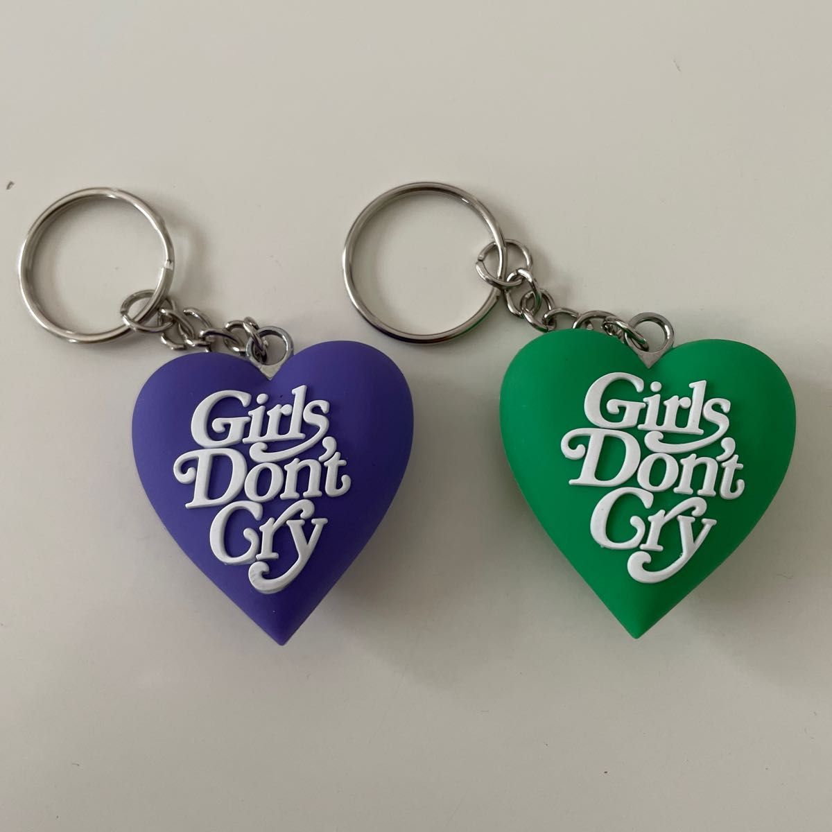 Girls don't cry キーホルダー パープル グリーン 2個セット｜Yahoo