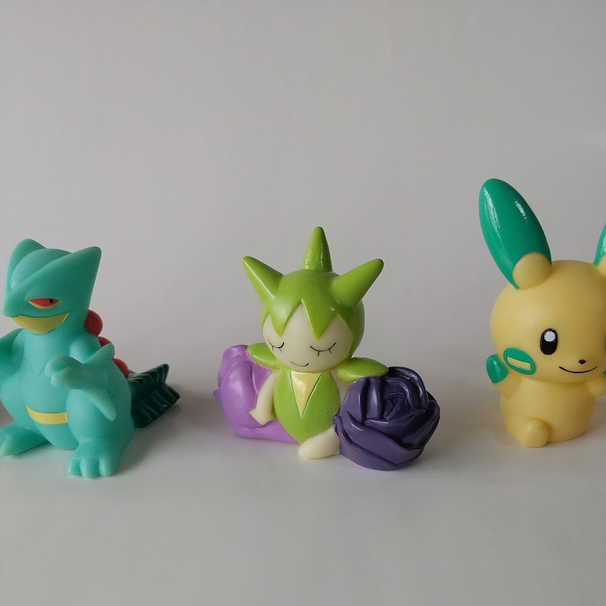 バ*ス様 ポケモンキッズキャンペーン アドバンス賞 ポケモン 指人形 色