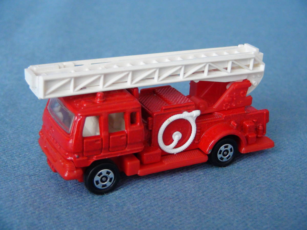 Yahoo!オークション - 【希少】古い日本製トミカ・いすずスクワート消