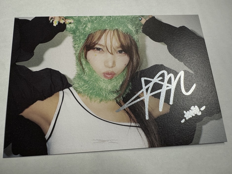 Yahoo!オークション - LE SSERAFIM【チェウォン】直筆サイン入り EASY