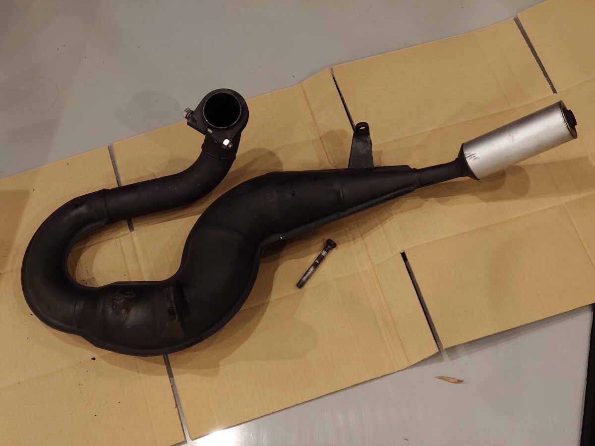 Yahoo!オークション - Polini ポリーニ 右出しチャンバー VESPA P200 P