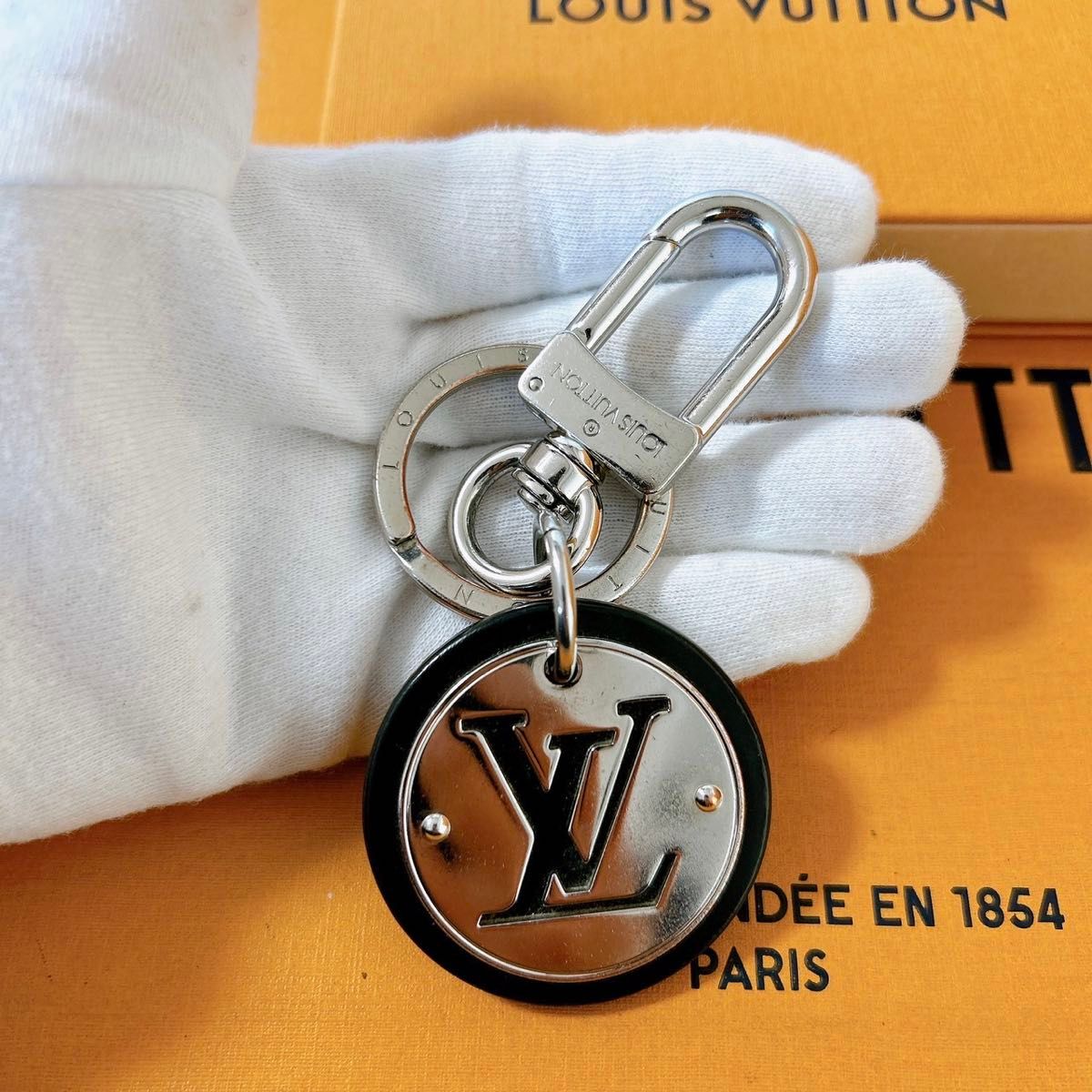 LOUISVUITTON ルイヴィトン キーホルダー LV サークル キーホルダー