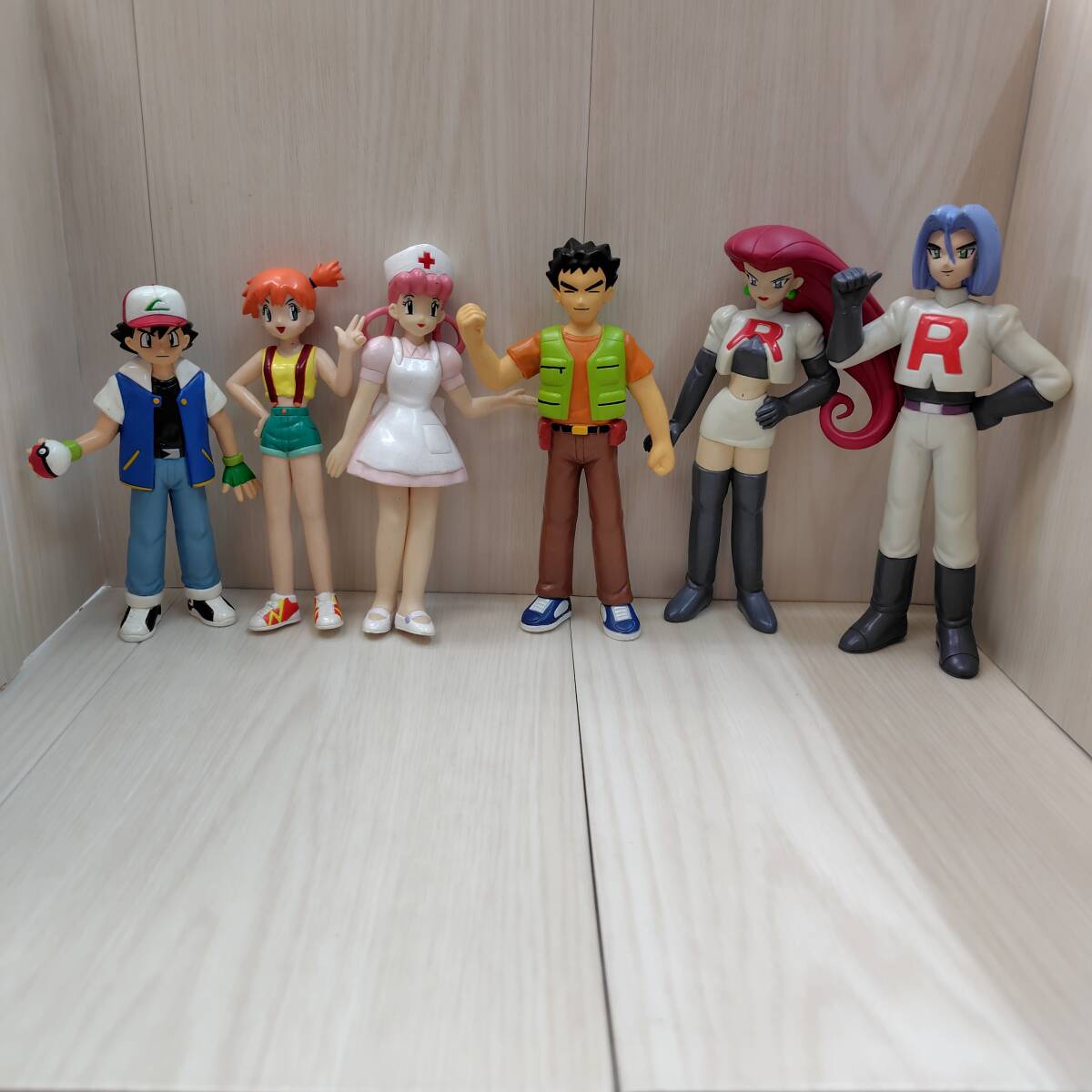 希少 レア TOMY ポケモン キャラクターズワールド サトシ カスミ