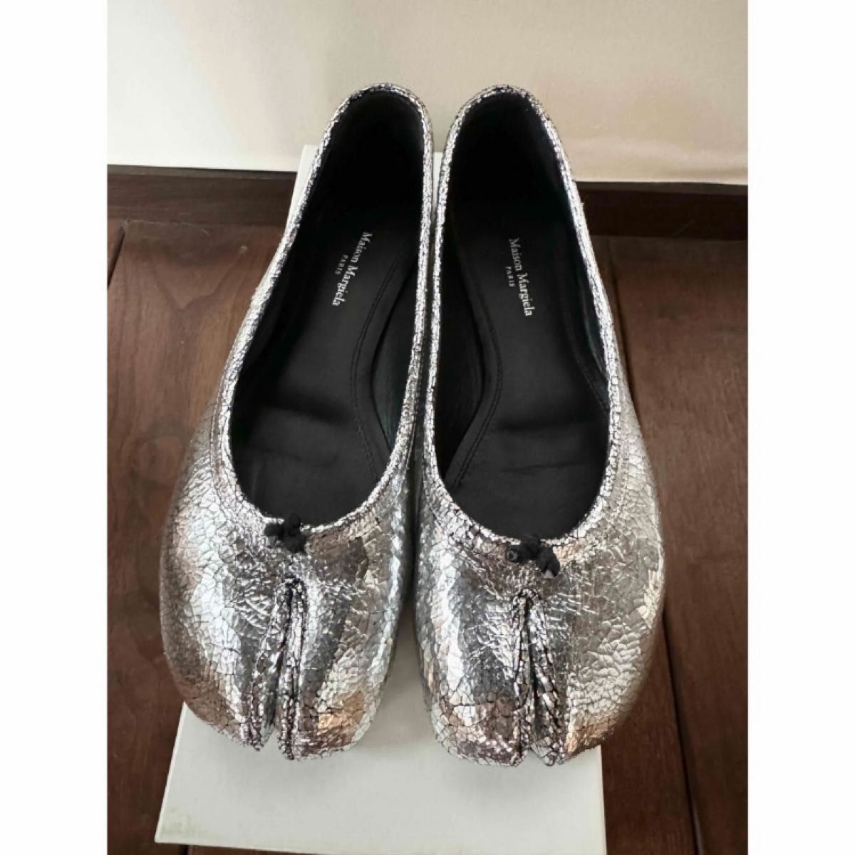 メゾンマルジェラ 足袋ブロークンミラー タビバレエシューズ シルバー