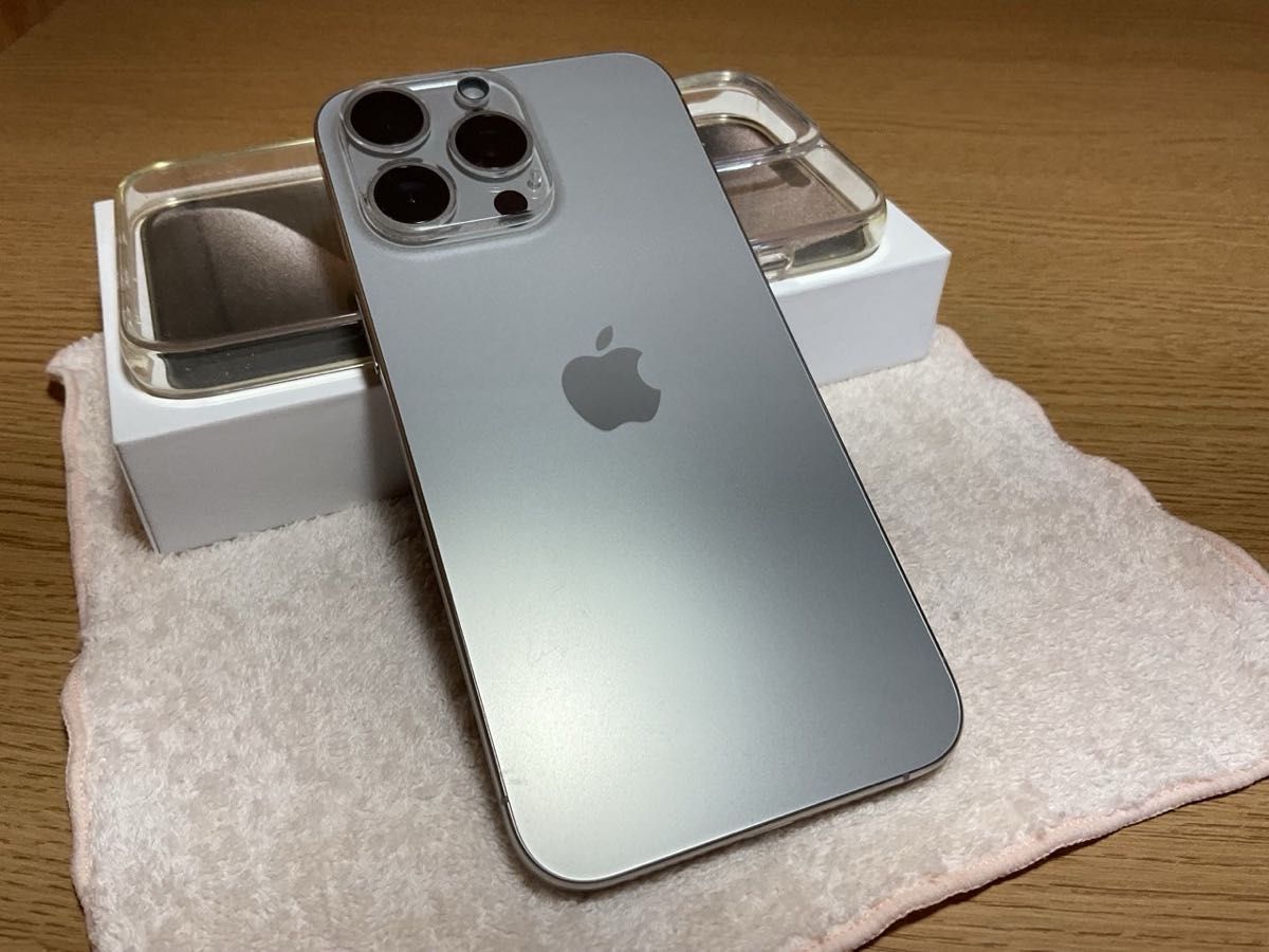 Apple iPhone 15 Pro Max 256GB SIMフリー 美品 バッテリー100% カバー