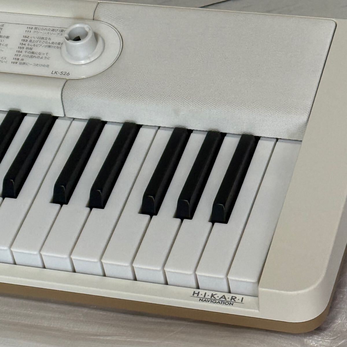 送料無料 CASIO 光ナビゲーション搭載電子キーボード LK-526｜Yahoo