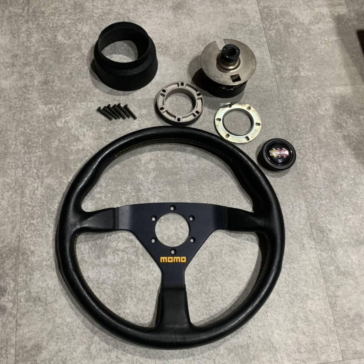 momo モモ TYP V35 KBA70068 momo/モモ ステアリング ハンドル TYP V35