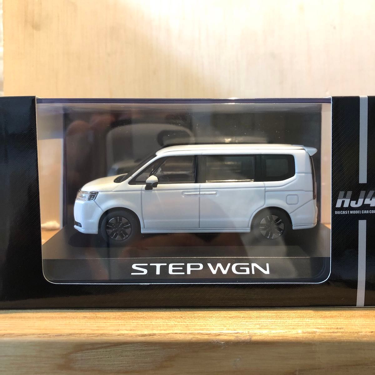 1/43 ステップワゴン スパーダ 新品 ミニカー ホンダ プラチナホワイト