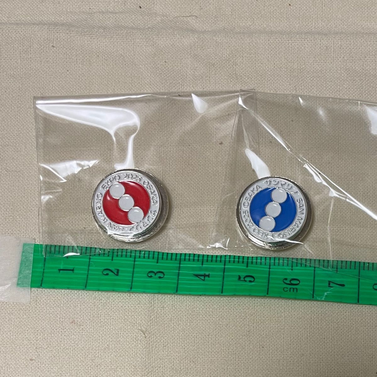 大阪関西万博 ピンバッジ サンマリノ ピンバッチ 赤青2個セット｜Yahoo
