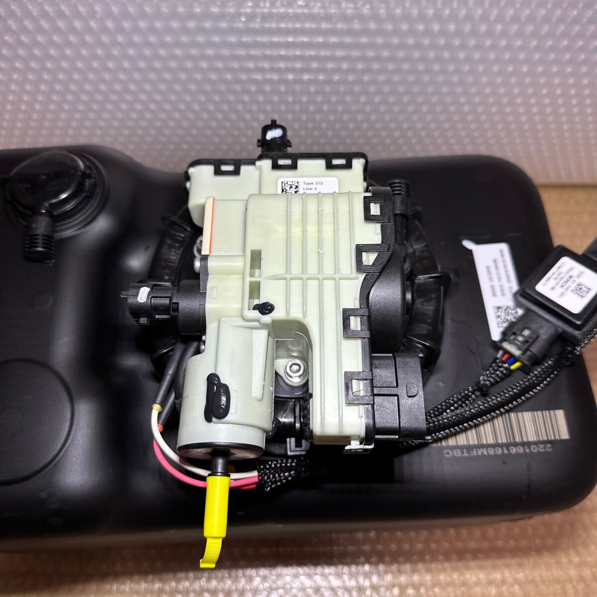 新品 未使用 純正 三菱ふそう キャンター アドブルータンク ME427496