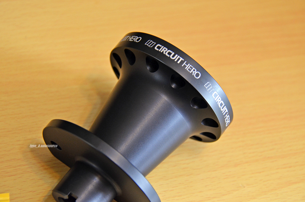 Yahoo!オークション - Circuit Heroステアリング ハブ ボス V2-BLACK U