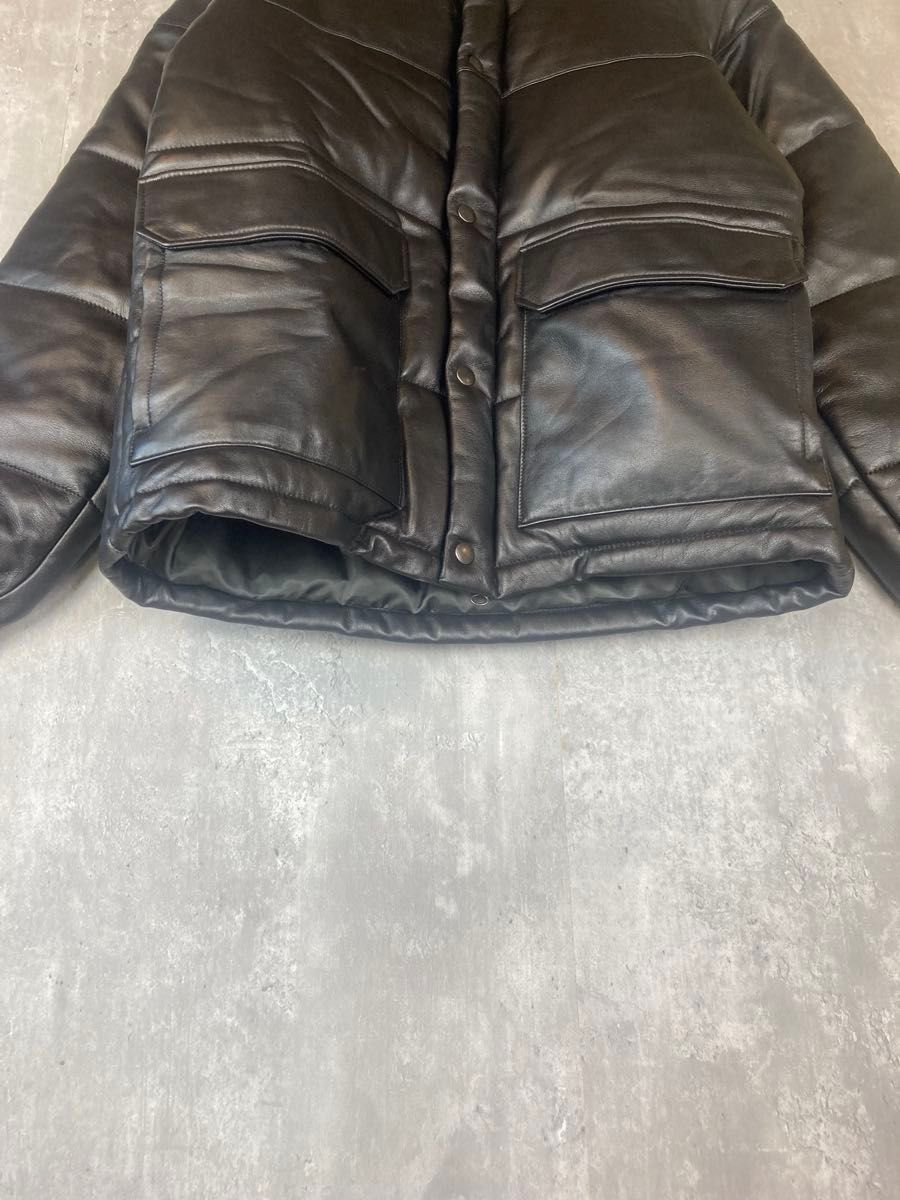 美品】AVIREX レザー ダウンジャケット 黒 M 本革 羊革 ブラック