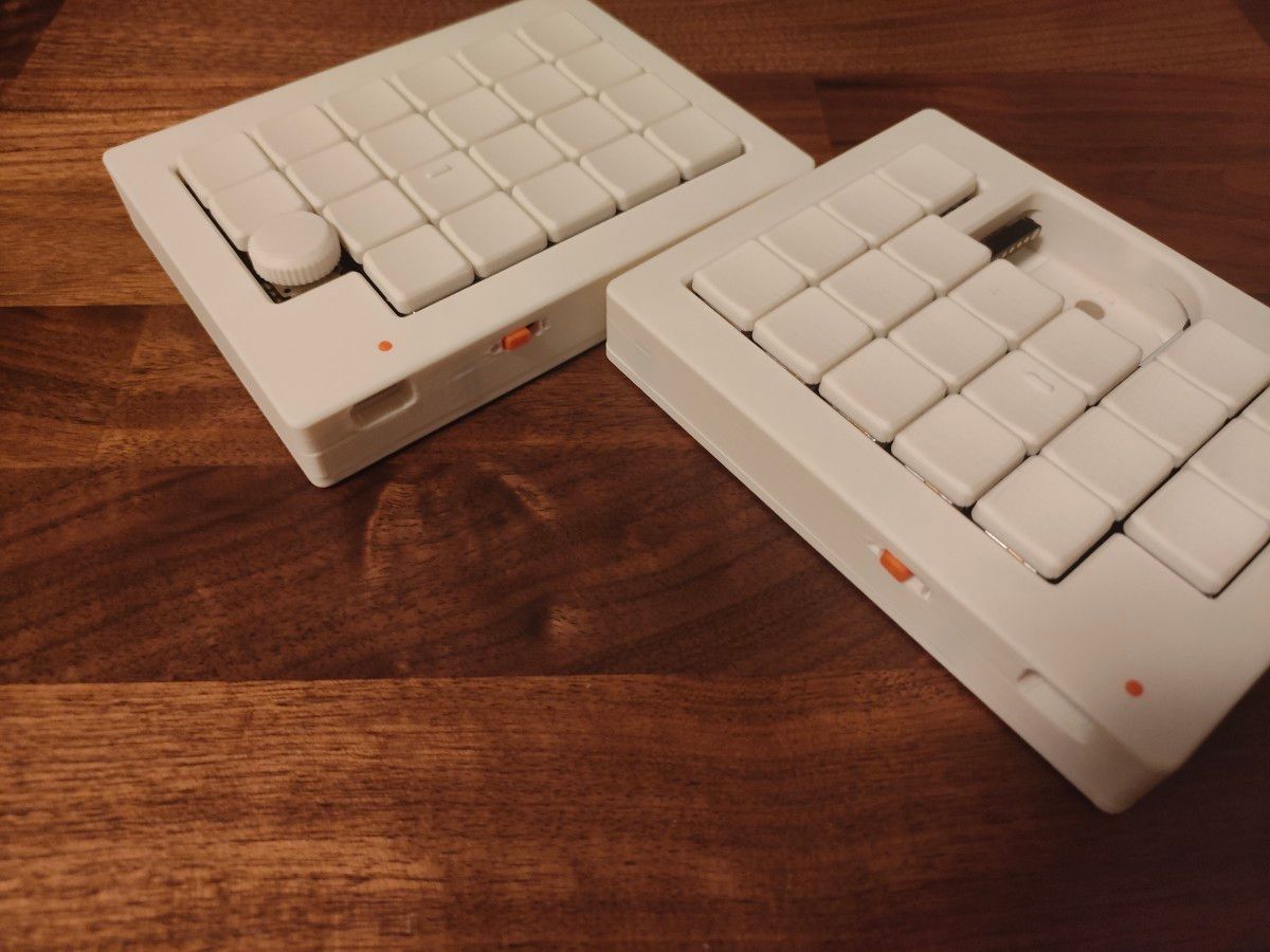 Orbee トラックボール ロープロファイル 無線分割キーボード zmk